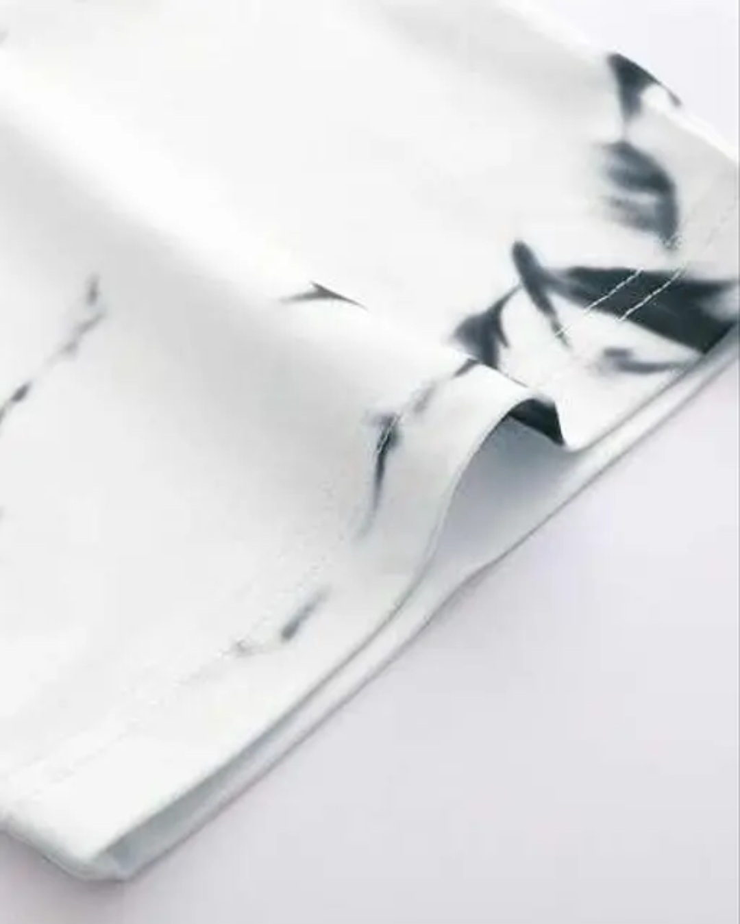 White oversized t shirt - Image 3
